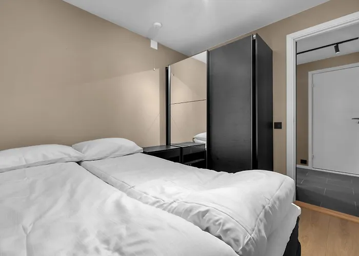 Northstay - Aurora Fjord & Mountain View