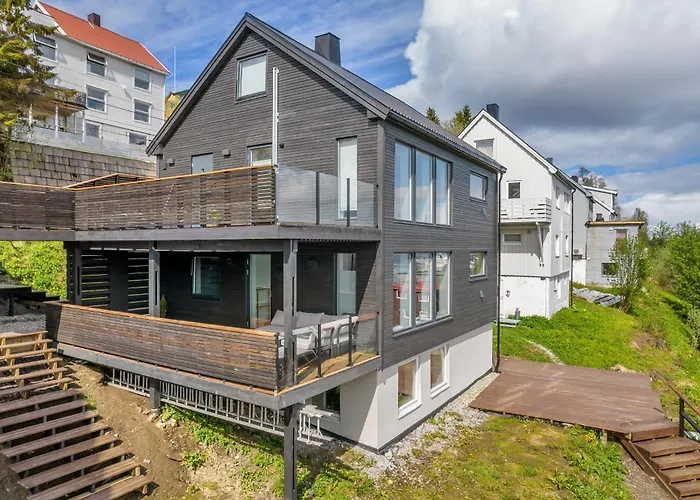 Northstay - Aurora Fjord & Mountain View Appartement